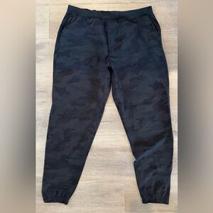 Lululemon Men’s Surge Jogger (XL reg 29” Heritage 365 Camo Black Multi like-new)